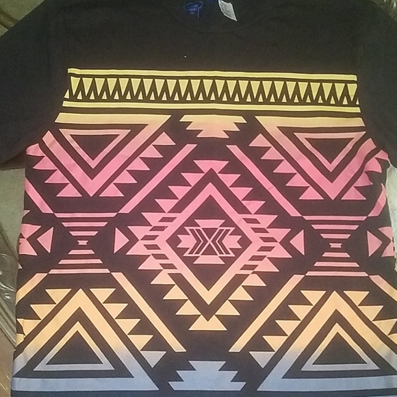 🎉Fashion Tee - Picture 2 of 3